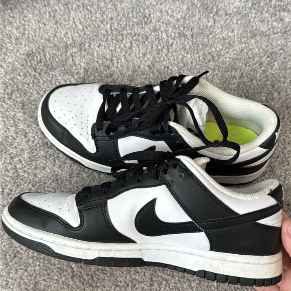 Nike Men's Black and White Sneakers